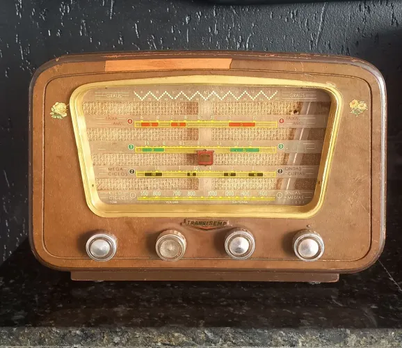 Rádio Antigo Semp modelo PT-76