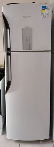 Vende se geladeira Panasonic troquei o gás mais não tive sucesso .