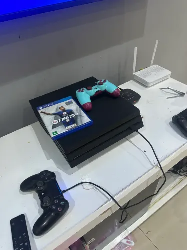 PlayStation 4 pro 1 tb