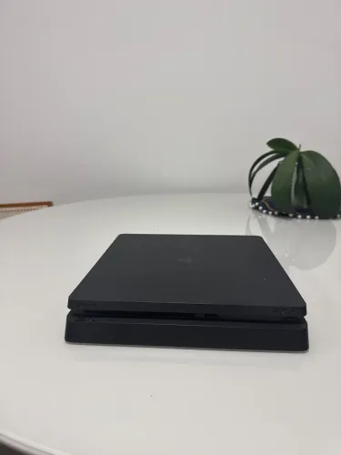 PlayStation 4 com 6 jogos