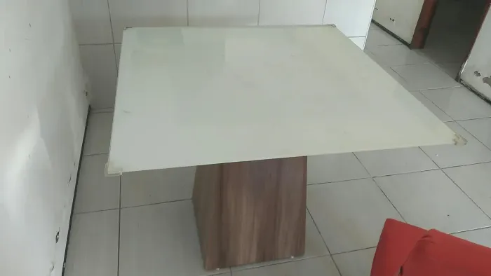 Mesa de vidro com película