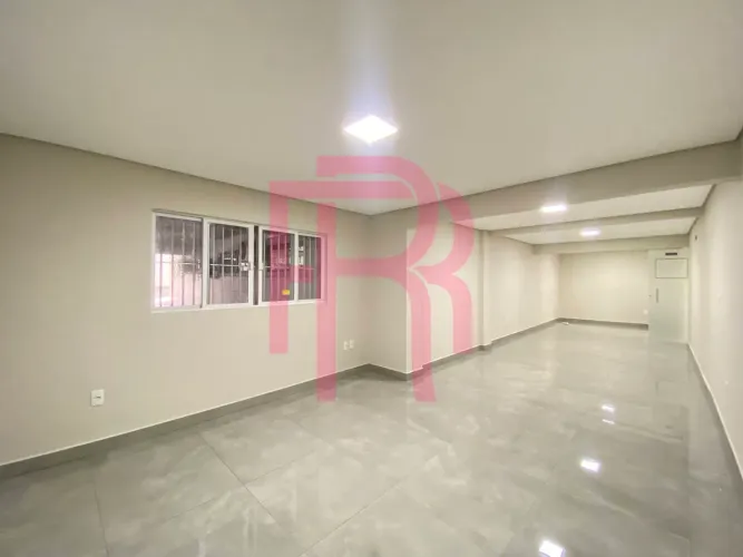 Sala Nova p/ locação no Centro de Balneário Camboriú em Prédio Comercial