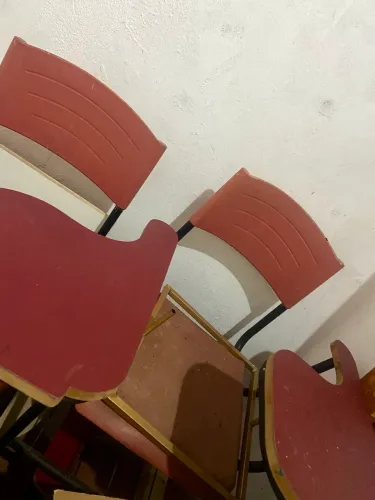 Cadeira escolar ,4 unidade ,50.00 cada