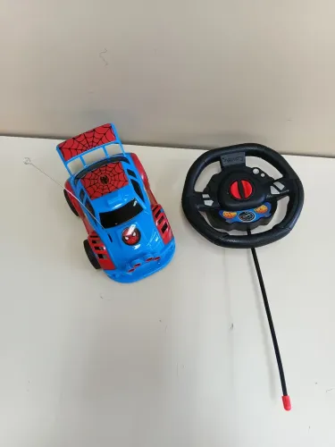Carinho controle remoto do homem aranha