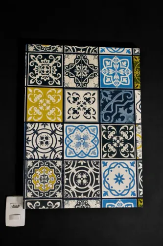Quadro decorativo imitando azulejo português 