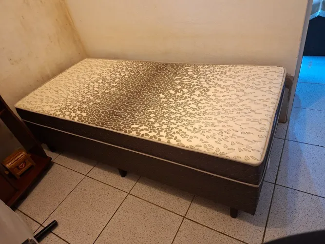 Cama box de solteiro sem uso