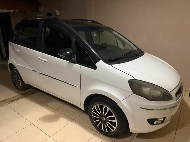 Fiat Idea Essence 1.6 Flex 16V 5P 2013