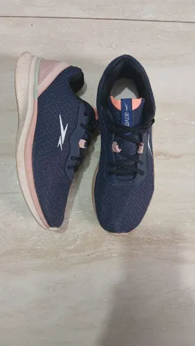 Tênis feminino os 3 por 100 reais