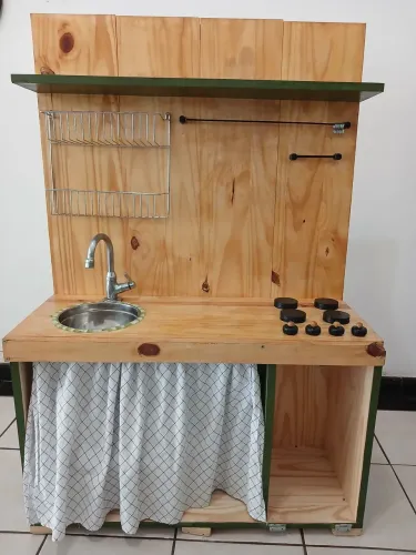 Cozinha Infantil de Madeira