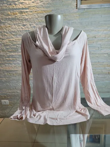 Blusa feminina marca BCBGMAXAZRIA