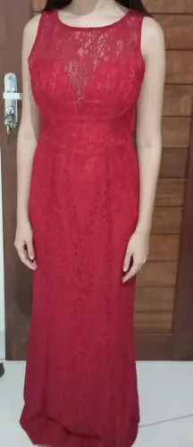 Vestido longo vermelho de renda
