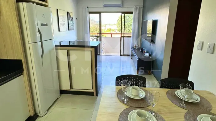 Apartamento mobiliado à venda em Canasvieiras, perto do trapiche