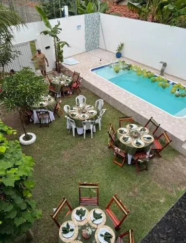 Alugo casa com piscina jauá