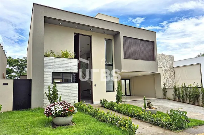 Sobrado no Goiânia Golf Garden | 4 Suítes | Piscina | Alto Padrão