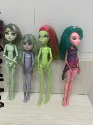 Lote 4 Monster High originais e usadas Leia a descrição 