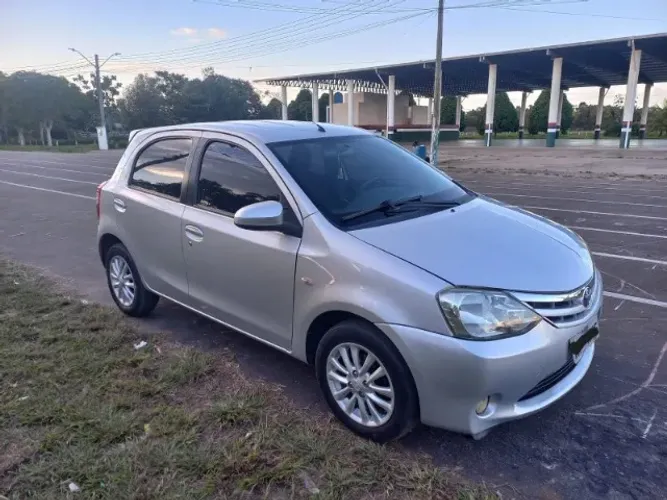 Toyota Etios XLS 1.5 Flex 16V 5P Mec. 2014