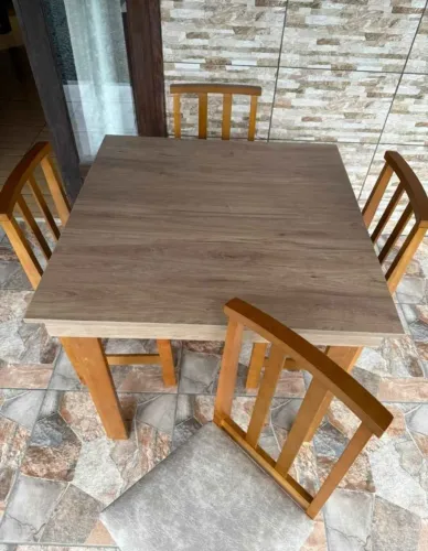 Mesa de 4 cadeiras novo (direto de fabrica)