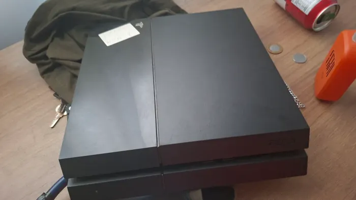 Ps4 fat / PlayStation 4 fat (COM DEFEITO)