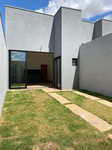 Casa à venda, 2 quartos, 2 suítes, 2 vagas, PLANALTO - Uberlândia/MG