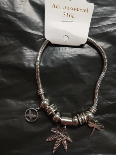 Vendo pulseiras estilo Pandora no aço inoxidável