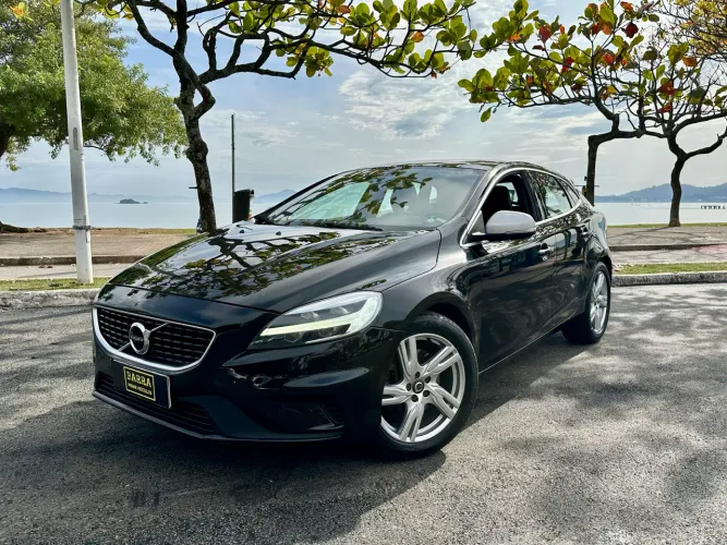 Volvo V40 T-5 R-design 2.0 Aut. 2018
