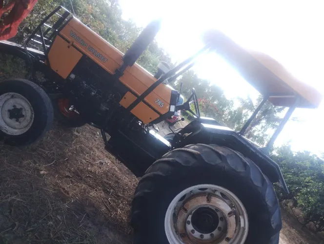 Trator Valtra 