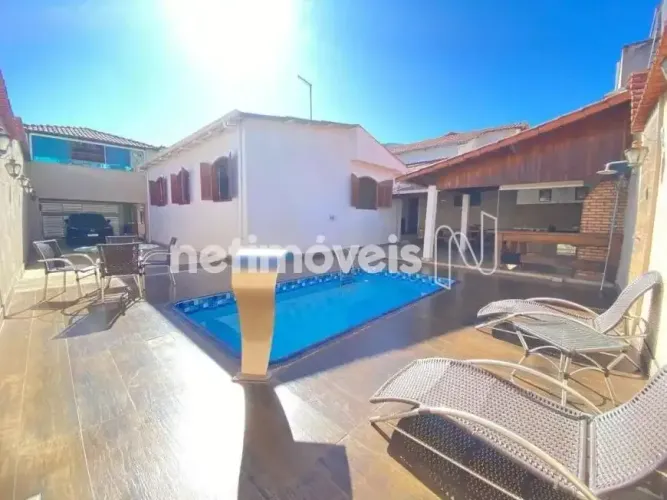 Casa 4 quartos com piscina no Itapoã