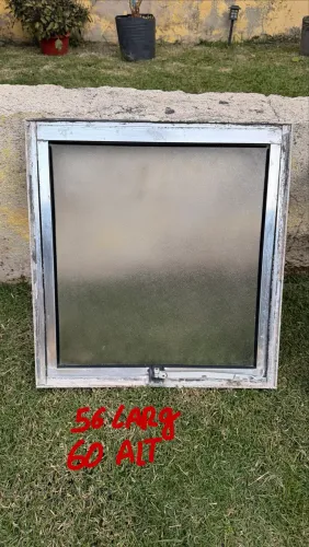 2 VITROS BANHEIRO 