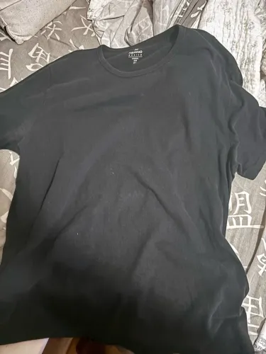 CAMISETA PRETA LISA HERING
