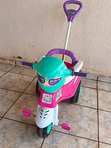 Motoca triciclo infantil