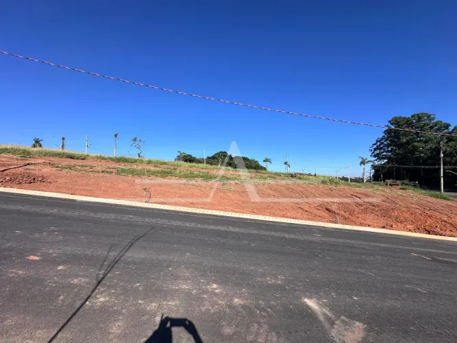 Oportunidade: Terreno com 250m² e Aceita Veículo