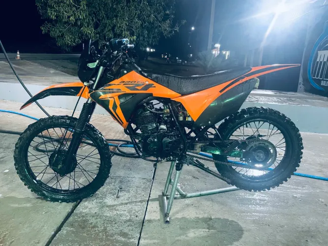 Honda CRF (montada)