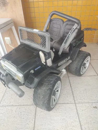 Carro de brinquedo