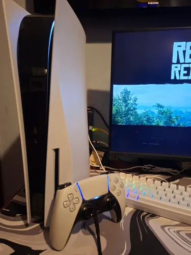 PlayStation 5 + mouse e teclado