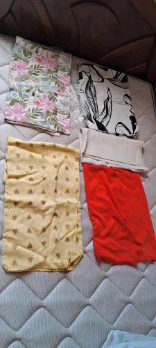 Vendo retalhos ideal pra artesanato, tecidos de texturas com vários tamanhos.