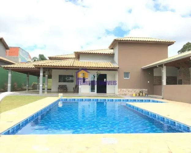 Ibiúna, linda chácara em condomínio recém construída