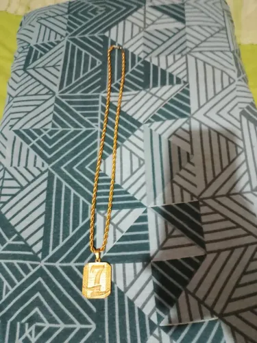 Vende-se cordão dourado que não apreta