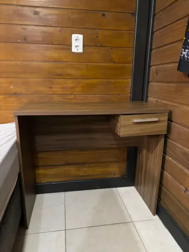 Mesa de estudo/escritório com gaveta 