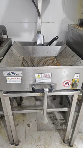 Conservadora de frango 220V