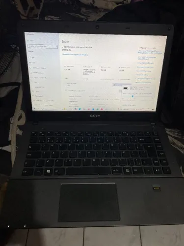 Notebook Daten DCM1-B com defeito na webcam