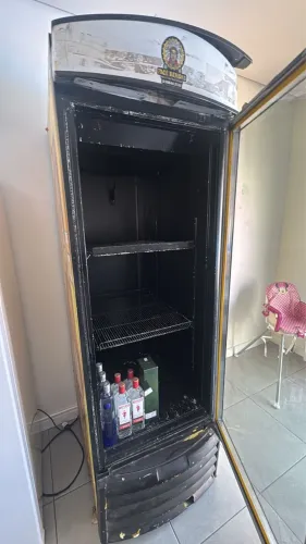 Cervejeiro Skol 570 Litros porta de vidro 