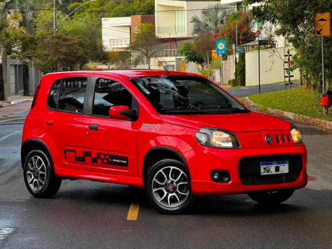 Fiat Uno Sporting 1.4 EVO Fire Flex 8V 4P 2012
