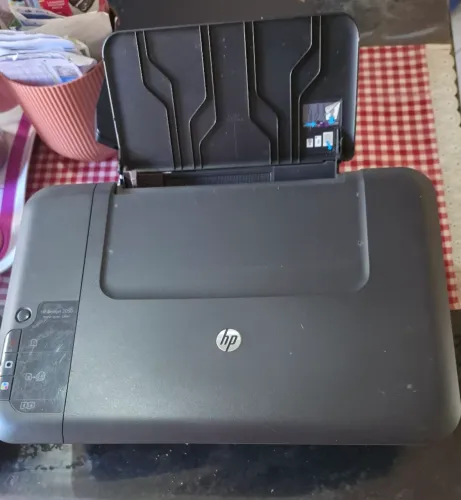impressora multifuncional HP Deskjet 2050, modelo J510.