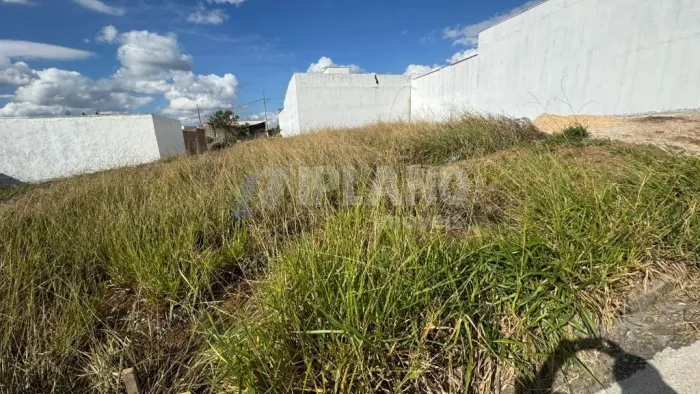 Venda de Terreno / Lote na cidade de São Carlos