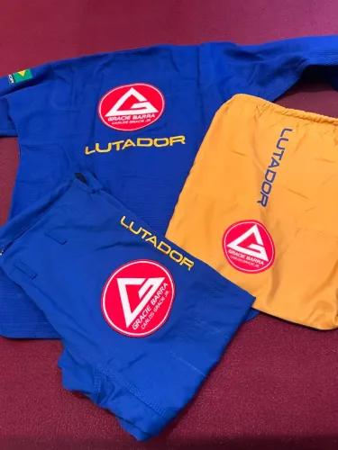 Kimono modelo lutador tamanho A1 ou A2