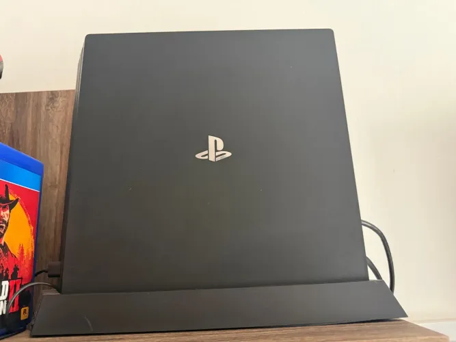 Play 4 pro 1 tb com caixa e nota fiscal