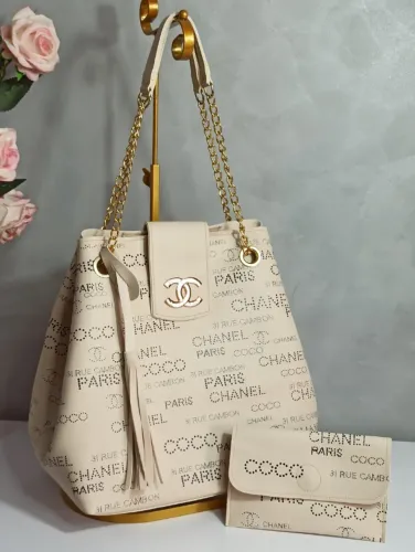 Bolsa Tote Chanel 31 off-white C'Alça de Corrente Dourada (C/Uma pequena bolsa acessória)
