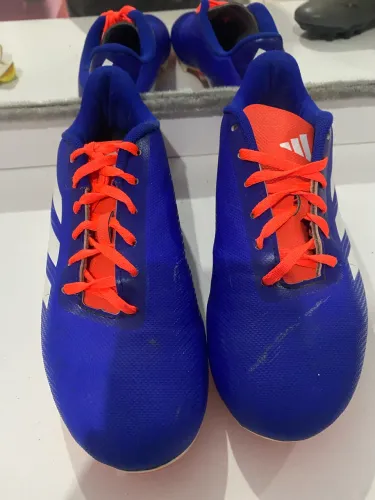 Chuteira adidas tamanho 37