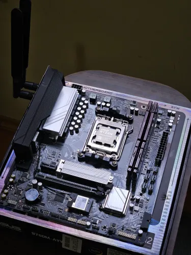Kit AM5 | Ryzen 7 7800X3D | 16gb DDR5 Fury | B650M WI-FI & Bluetooth Gigabyte Gaming