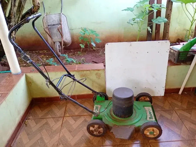 Cortador de grama elétrico  R$400